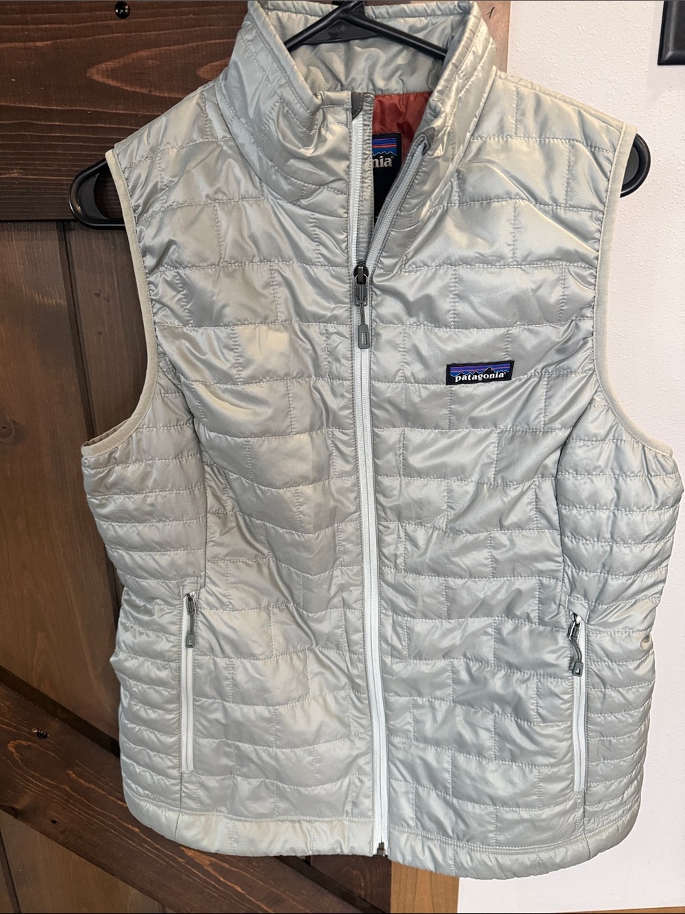 Patagonia Women's Light Silver Quilted Insulated Vest size L
